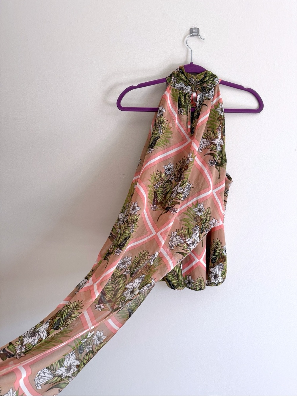 Dramatic Flowing Sleeveless Asymmetric Halter Top in Floral Print and Long Trail - Picture 6 of 6